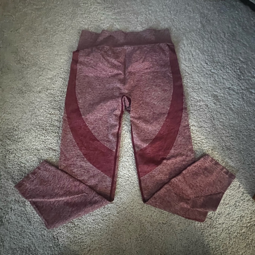 ✨LIKE NEW✨ Maroon VS PINK Seamless Leggings